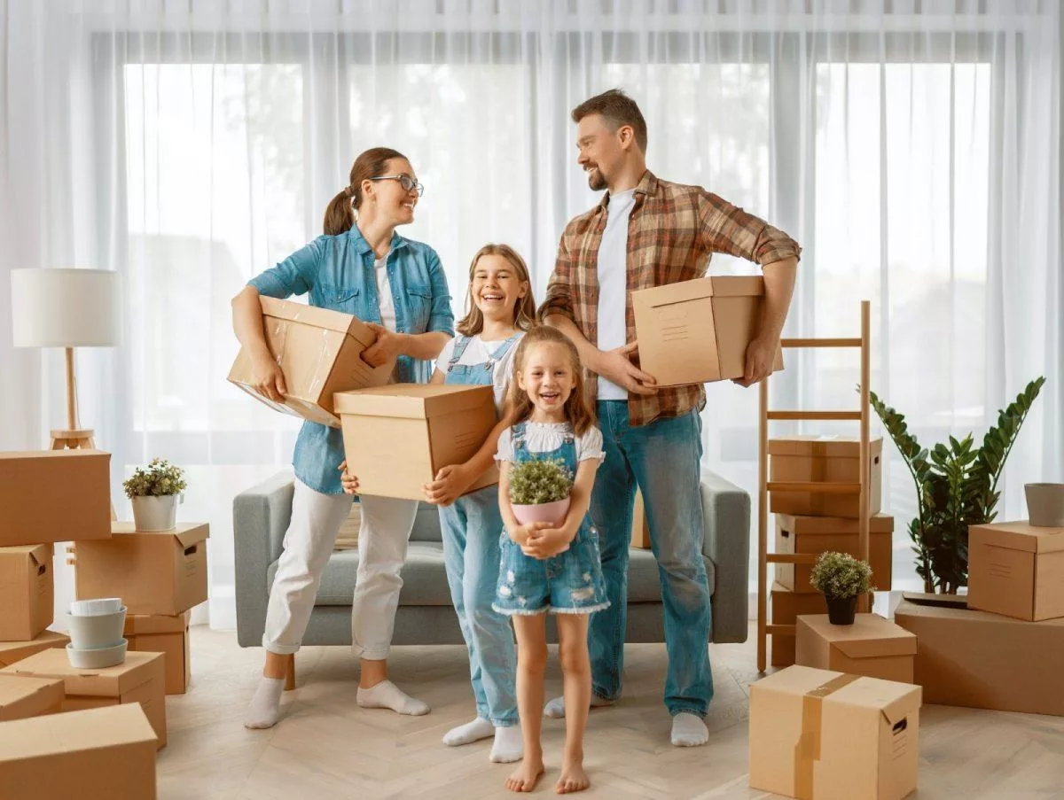Menschen in ihrem neuen Zuhause