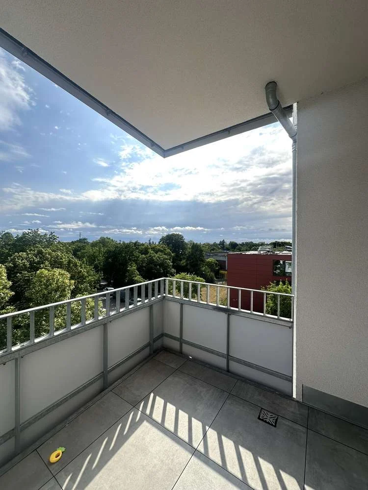 Kleine, helle 3-Zimmerwohnung * Balkon * Einbauküche * Ruhige Lage in Spandau