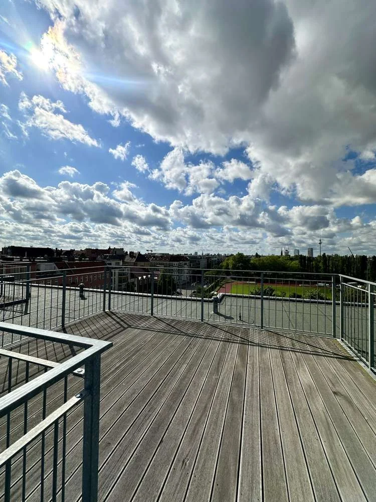 180 Grad-Dachterrasse * Ausblick über Berlin * 3 Zimmer * Einbauküche * Mitten in Prenzlauer Berg