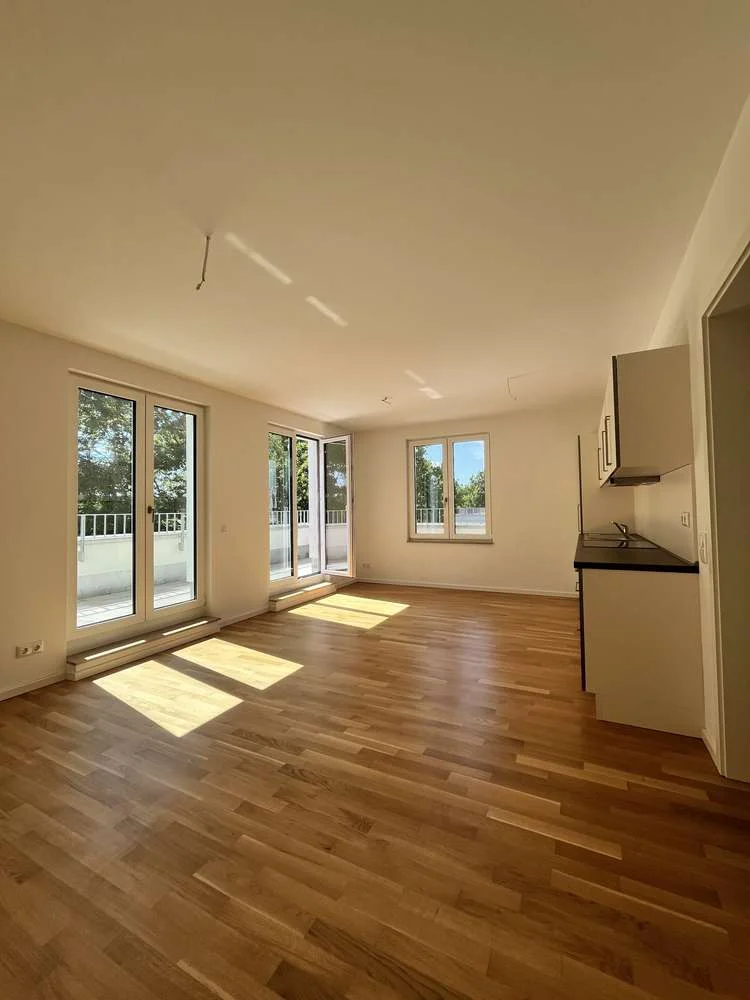 * GROSSARTIGE* 2-Zimmer-Dachgeschosswohnung mit Terrasse