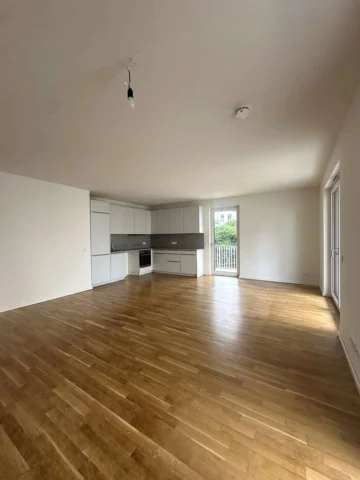 4-Zimmerwohnung mit Balkon * Einbauküche * 2 Bäder * Ruhig & zentrale Lage in Moabit * WG-geeignet