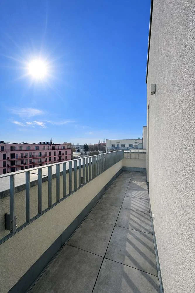 Kleine, süße 3-Zimmerwohnung im Dachgeschoss * Terrasse * Einbauküche * Ruhige Lage in Spandau