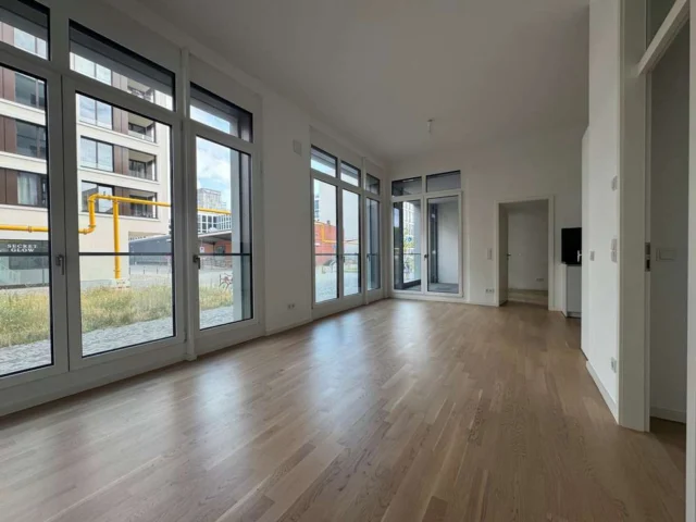 Großzügige Erdgeschoßwohnung mit Einbauküche und Loggia