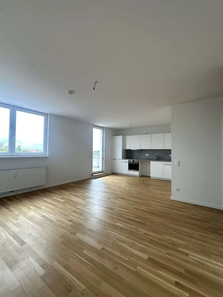 Dachgeschoss * Sonnen-Terrasse *  3-Zimmer * Einbauküche* mit Blick über Spandau * Zweitbezug