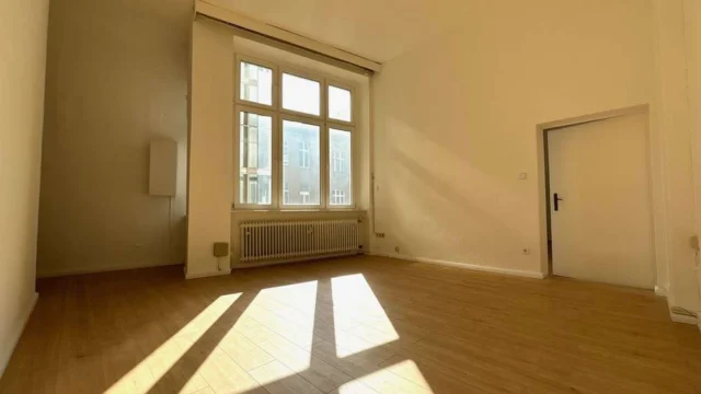 Ruhige Gewerbeeinheit in einer Top-Lage nahe Adenauerplatz