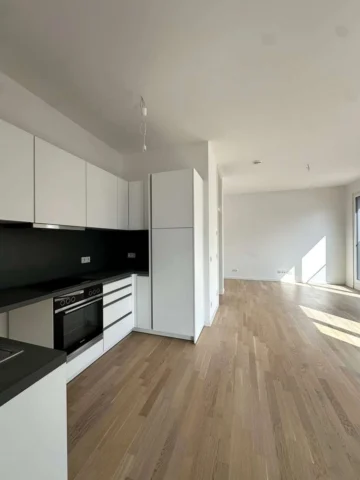 Helle, große 2 Zimmerwohnung * Loggia * Einbauküche * Ruhige Lage mit Blick zur Spree
