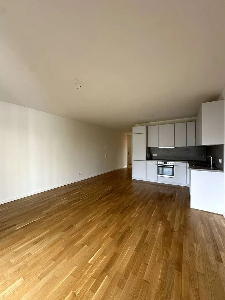 Große, helle 2-Zimmerwohnung *Terrasse* Erdgeschoss * Einbauküche * Ruhige & zentrale Lage in Moabit