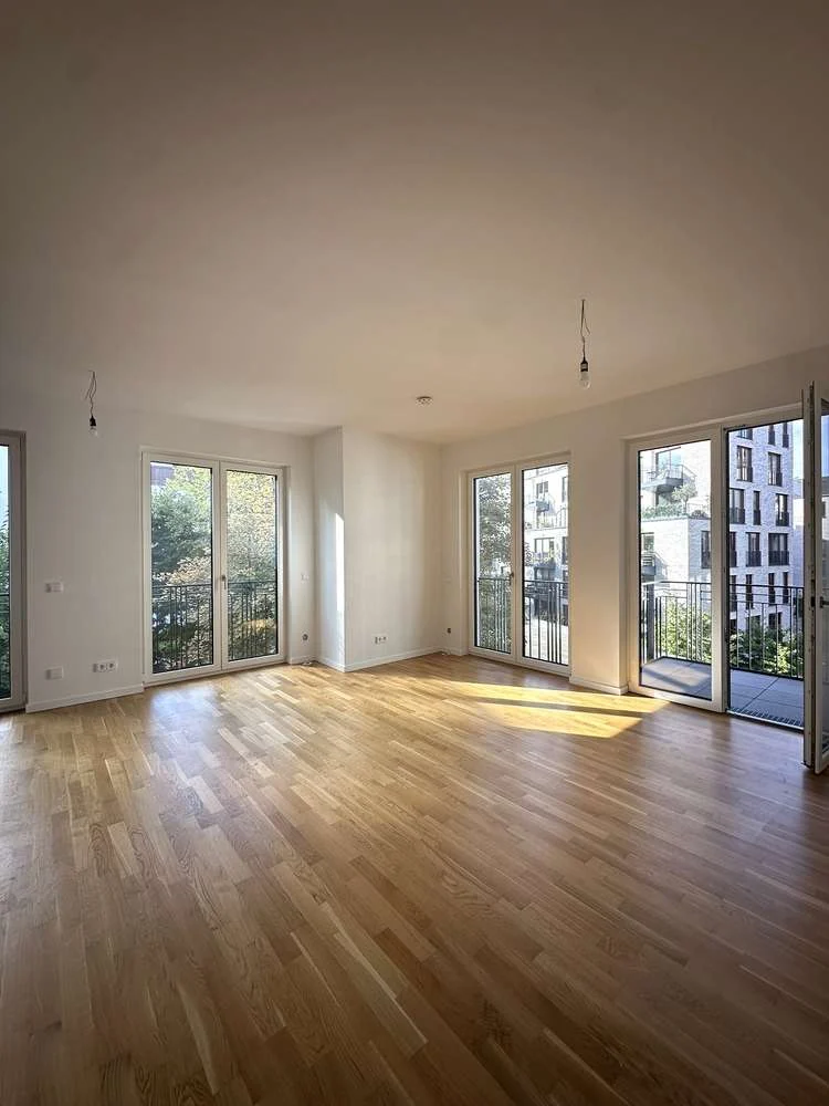 Helle 2-Zimmerwohnung * Balkon * Einbauküche * in einem ruhigen Neubauensemble in Prenzlauer Berg