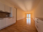 Wohnzimmer - Helle und freundliche 3-Zimmerwohnung mit Balkon, Loggia und Einbauküche