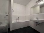 Badezimmer - Willkommen in der Europacity: 3-Zimmerwohnung mit 2 Balkonen und EBK
