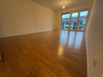 Wohnzimmer - 2-Zimmerwohnung mit Einbauküche und Loggia direkt am Spreekanal
