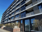 Hausansicht - 2-Zimmerwohnung mit Einbauküche und Loggia direkt am Spreekanal