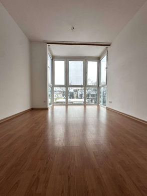 Helle 3-Zimmerwohnung * Süd-Balkon * Einbauküche * Tiefgarage * in Weißensee * Befrist. bis 6 J., 13086 Berlin, Etagenwohnung