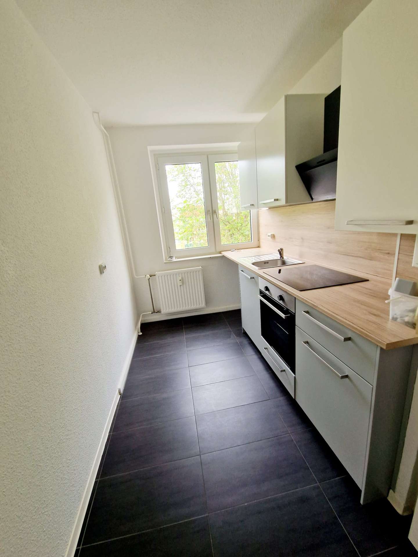 *TOP* 2 Zimmer-Wohnung mit Balkon & EBK