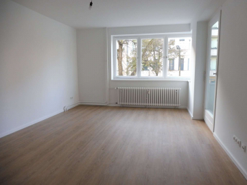 Helle u. sanierte 2 Zimmerwohnung im Herzen von Spandau!, 13585 Berlin, Etagenwohnung