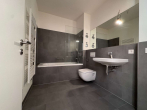 Badezimmer - 2-Zimmerwohnung mit Einbauküche und Loggia direkt am Spreekanal