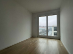 Zimmer 3 - Großzügig Wohnen mit Wasserblick: 5-Zimmerwohnung mit Loggia und EBK