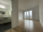 Zimmer 1 - Großzügig Wohnen mit Wasserblick: 5-Zimmerwohnung mit Loggia und EBK