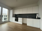 Einbauküche - Großzügig Wohnen mit Wasserblick: 5-Zimmerwohnung mit Loggia und EBK
