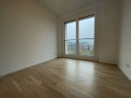 Zimmer 2 - Großzügig Wohnen mit Wasserblick: 5-Zimmerwohnung mit Loggia und EBK