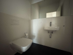 Gäste-WC - Großzügig Wohnen mit Wasserblick: 5-Zimmerwohnung mit Loggia und EBK