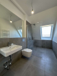 Badezimmer 1 - mit Dusche - 3 – Zimmer * Über den Dächern von Berlin * Aufdachterrasse * Einbauküche * Prenzlauer Berg