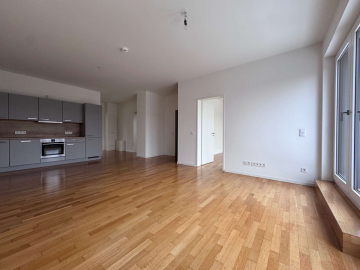 Helle 3-Zimmerwohnung im Dachgeschoss direkt am Wasser, 10557 Berlin, Etagenwohnung