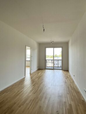 *TOP*2-Zimmer-Wohnung mit EBK und BALKON*, 15537 Erkner, Etagenwohnung
