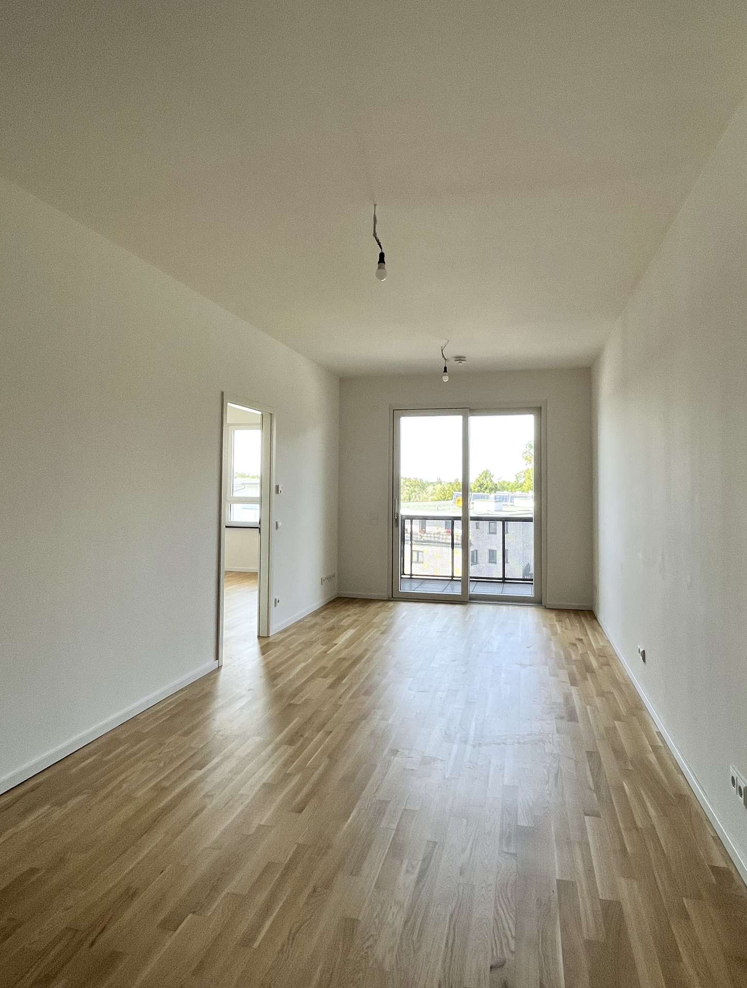 *TOP*2-Zimmer-Wohnung mit EBK und BALKON*