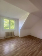 Schlafen - WBS mit besonderem Wohnbedarf erforderlich * 2-Zimmer *Dachgeschoss*Einbauküche*Balkon* in Britz