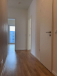 Flur - Helle 3-Zimmerwohnung mit Einbauküche und Wasserblick