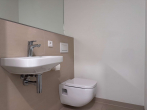 Gäste WC - Helle 3-Zimmerwohnung mit Einbauküche und Wasserblick