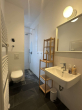 Badezimmer mit Dusche - Möblierte 2-Zimmerwohnung in einem gepflegten Altbau – im beliebten Gleimviertel * max. 4 J. Befrist
