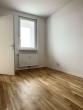 Schlafzimmer - Helle, kleine 2-Zimmerwohnung * Balkon * Einbauküche * Zweitbezug * im grünen Spandau