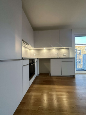 3-Zimmerwohnung * Dachgeschoss * Süd-Balkon * Einbauküche * Ruhige Lage im Innenhof * in Moabit, 10553 Berlin, Etagenwohnung