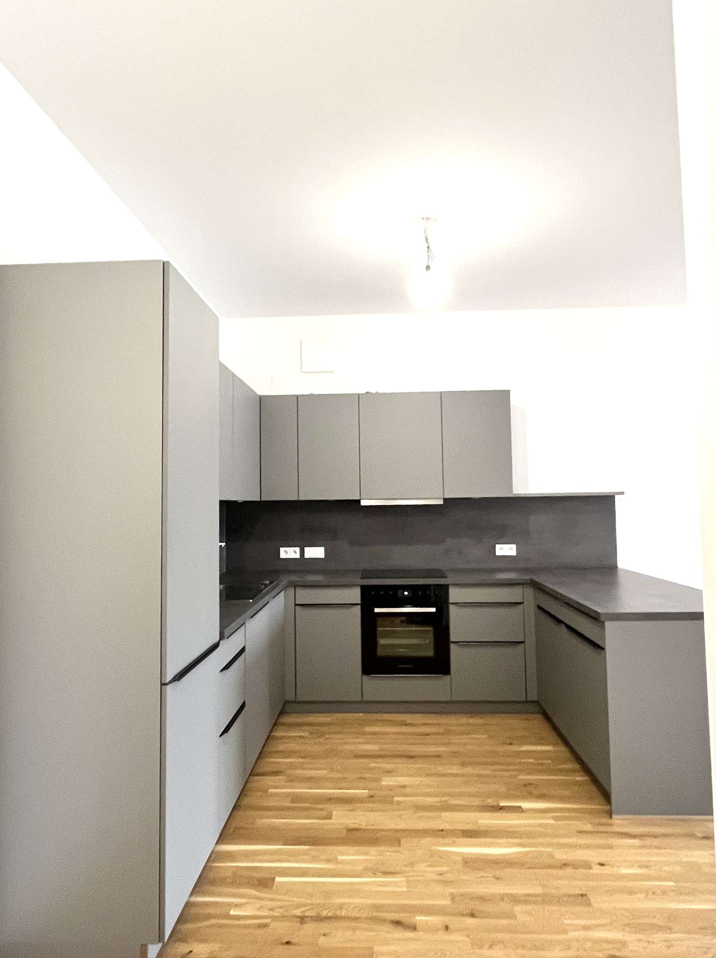 *Wundervolle* 2-Zimmer-Wohnung mit EBK & BALKON*
