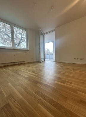 3-Zimmerwohnung * Balkon * Einbauküche * Ruhige Lage in Spandau, 13585 Berlin, Etagenwohnung