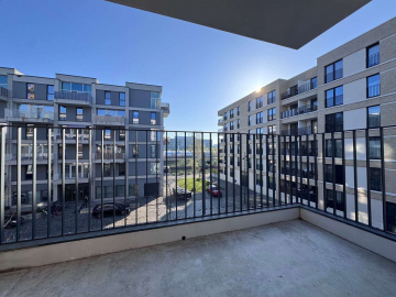 Moderne 3-Zimmerwohnung mit Wasserblick. EBK, 2 Balkone, 10557 Berlin, Etagenwohnung