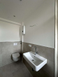 Badezimmer - Ansicht 2 - Frisch sanierte 3-Zimmerwohnung mit Balkon zum Innenhof * Zentrale Lage in Moabit