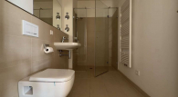 Duschbad - Moderne 3-Zimmerwohnung mit zwei Balkonen und Einbauküche