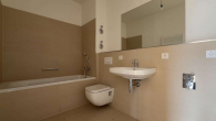 Bad en suite - Moderne 3-Zimmerwohnung mit zwei Balkonen und Einbauküche
