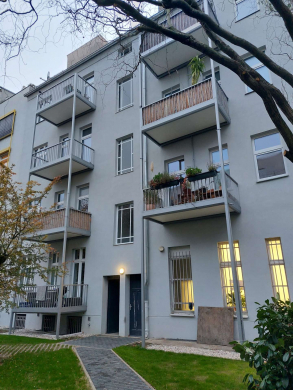 Helle, sanierte 3 Zimmerwohnung mit Balkon * in einem gepflegten Altbau in Lichtenberg, 10315 Berlin, Etagenwohnung