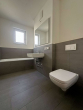 Badezimmer mit Badewanne - Helle 3-Zimmerwohnung * Balkon Südausrichtung * 2 Bäder * Einbauküche *Ruhige & zentrale Lage Moabit