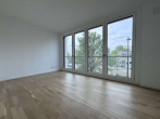 Schlafzimmer - Willkommen in der EUROPACITY! Sonnige 3-Zimmerwohnung mit Loggia und EBK