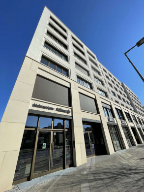 Willkommen in der EUROPACITY! Sonnige 3-Zimmerwohnung mit Loggia und EBK, 10557 Berlin, Etagenwohnung