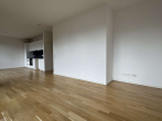 Wohnzimmer - Willkommen in der EUROPACITY! Sonnige 3-Zimmerwohnung mit Balkon und EBK