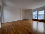 Zimmer oben - Schöne 3-Zimmermaisonettewohnung mit Dachterrasse und Einbauküche