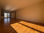 Wohnzimmer - Helle und freundliche 3-Zimmerwohnung mit Balkon, Loggia und Einbauküche