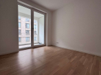 Schlafzimmer - Willkommen in der Europacity! Freundliche 2-Zimmerwohnung mit Einbauküche und Loggia