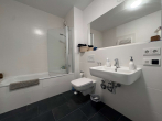 Badezimmer - Willkommen in der Europacity! Freundliche 2-Zimmerwohnung mit Einbauküche und Loggia